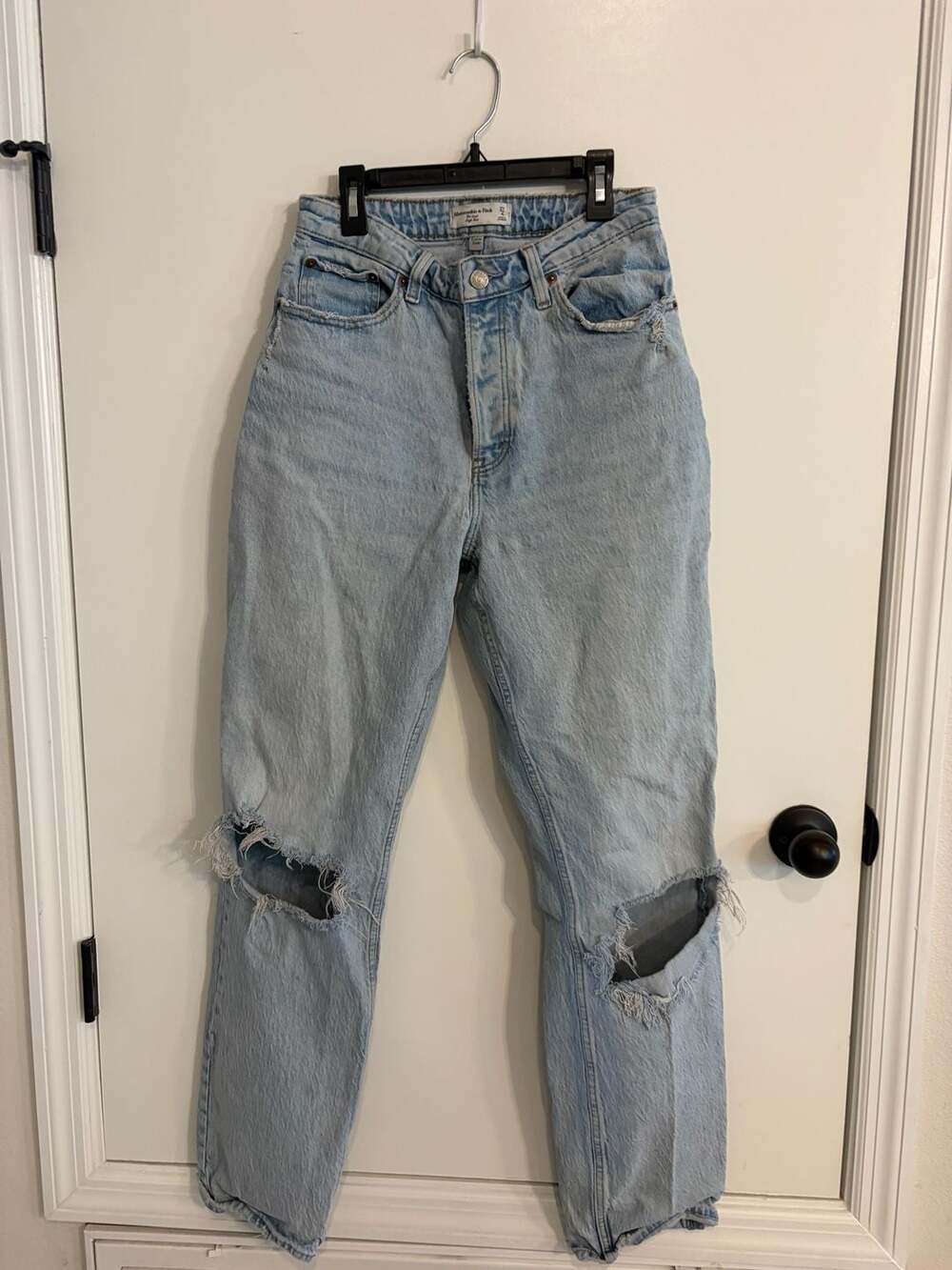 Abercrombie & Fitch The Dad High Rise Curve Love Button Fly Distressed Jeans